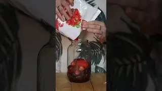 Настойка вишня-клубника 