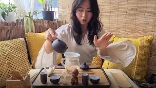 Tea Ceremony Blooper Moment