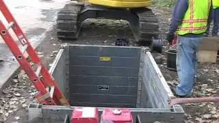 Aluminum Trench Box Installation | Build a Box Trench Shield - TrenchTech, Inc. Shoring Solutions