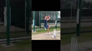 jimmy anderson inswing bowling with their way of rotating arms