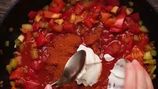 Мясо тушеное с клецками 