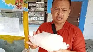 1 bungkus es batu kristal 2000 rupiah jadi 4 cup ukuran 22 oz