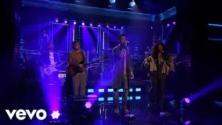 Maroon 5 - What Lovers Do ft. SZA (Live On The Tonight Show Starring Jimmy Fallon/2017)