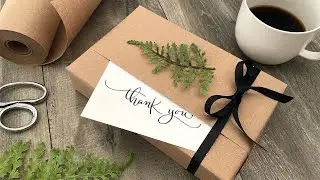 How To Wrap A Gift With A Vertical Card Pocket | Gift Wrapping Ideas