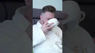 А что ты любишь на завтрак? Я кушаю кашу и сосиску)