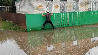 Экскурсия по затопленному городу: житель Калача-на-Дону снял на видео последствия ливня