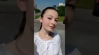 Прогулка в моей любимой блузке — как вам такой образ? 💫 Кто угадает, откуда она? #fashion