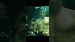 Боец наказал противника своим видом 