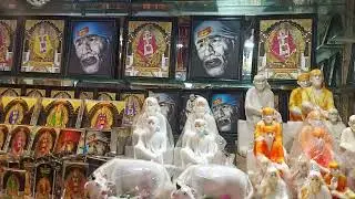Street shopping in Shiridi