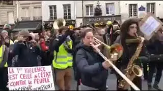 Parisians sing the battle song to gendarmes