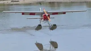 Hanger 9 Valiant 30cc float plane