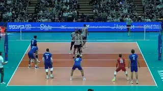 Antoine Brizard sideout France - Volleyball VNL 2022