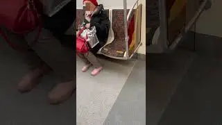 Приятно смотреть на ухоженных и модных стариков! Бабушка молодец!