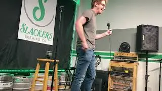 nerdy autistic comedian crushes set at Austin bar show, roasts himself and audience - Derek Dimpfl