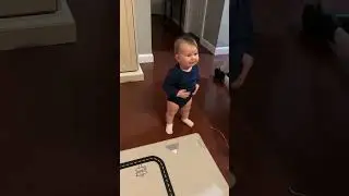 Baby has adorable 'conversation' with dad