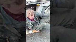 Рванула подушка.