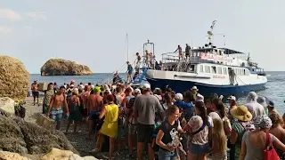 В одессу поздно вечером приехал пароход.  Караоке