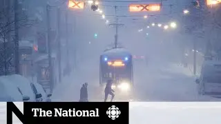 Blizzard brings Toronto to a halt