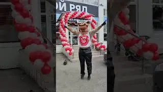 Открытие мясного магазина в Тюмени. Ростовая кукла бык