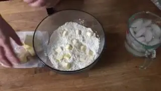 How to Mix Pie Dough