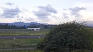 PESAWAT A330 GARUDA TAKE OFF DARI RUNWAY 18 MANADO 🛫