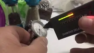 Швейцарские часы,сапфировое стекло на DS-2.Swiss watch, checking the sapphire crystal on the DS-2.