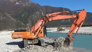 Excavator Solves the Problem | Tracks Came Off