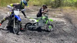 RAZOR SX500 ELECTRIC DIRT BIKE GETS STUCK IN THE MUD & KID GAS DIRT BIKE RIDER HELPS OUT!!!