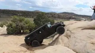 Hummer H1 Climbs Steep Rock Face In New Mexico