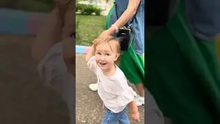 Карина на каруселях