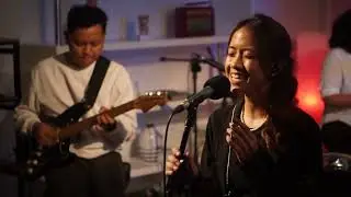 Dia -  Sheila Majid | Cover by Nadine Maulana (Live Recording) | Weekend Booster #30