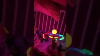 Daniel and lightning toy/ Lightning toys / Данила играет/