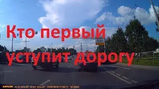 Два барана или учителя на дороге