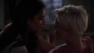 Sara and Emily Kiss 6x6 | Pretty Little Liars