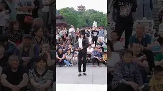 who did perfect move #who is it 🤔🤫🤯do we find! wait for Michael Jackson#michaelzaxon#michaeljackson