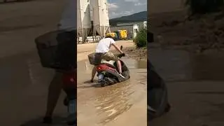 Amphibien Roller💦  #motovlog #scooter
