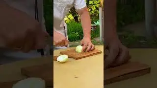 Чистим лук без слез, так просто?