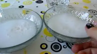 Детки конфетки экспериментируют. Сода + уксус (Ребятки Котятки)