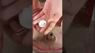 How to open a gas cylinder cap