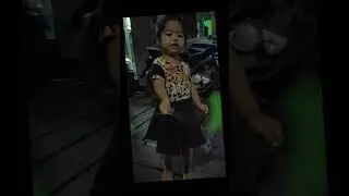Masih kecil sudah pandai main latto-latto 