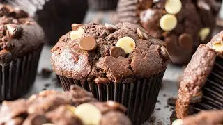 MOIST Chocolate Chip Muffins!