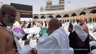 Do'a Penuh Khidmat di Pelataran Ka'bah: Persiapan Menjelang Sholat Jum'at di Masjidil Haram