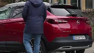 The new Opel Grandland X Hybrid 4 Charging demo