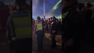 You know the rave is great when… 👮🏾‍♀️