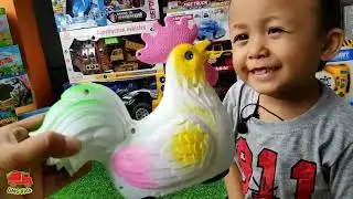 Mainan Helikopter, Dinosaurus, Ayam Jantan, Pesawat & Penguin, Yahh..Gavin nangis