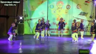 Русский танец Скоморошина, танцуют дети из с.Миасское