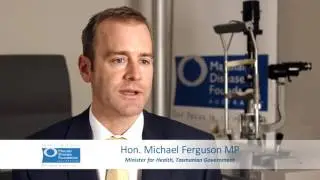 Hon. Michael Ferguson MP has an eye test in support of Macular Degeneration Awareness Week