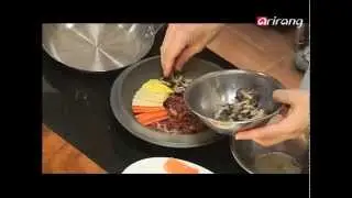 Korea Confidential with Paul Schenk Ep08 Soft Tofu & Seafood Stew and Tofu Casserole 해물순두부찌개와 두부전골