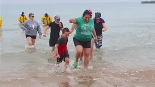 Hundreds participating in 25th annual Waukegan Polar Plunge