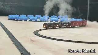 Kereta Panjang Rail King 24 Gerbong Slip Di Tikungan || The long Rail King skids around the corner